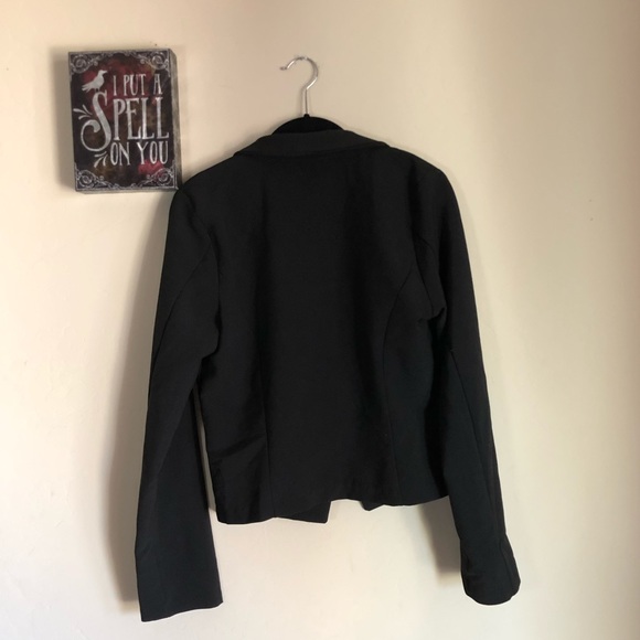 Blazer - Picture 3 of 3